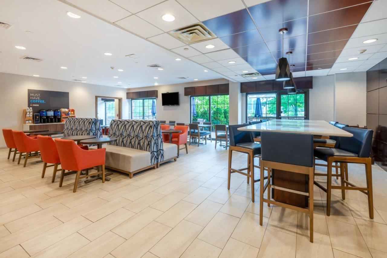 Holiday Inn Express Philadelphia Ne-Bensalem By Ihg Экстерьер фото