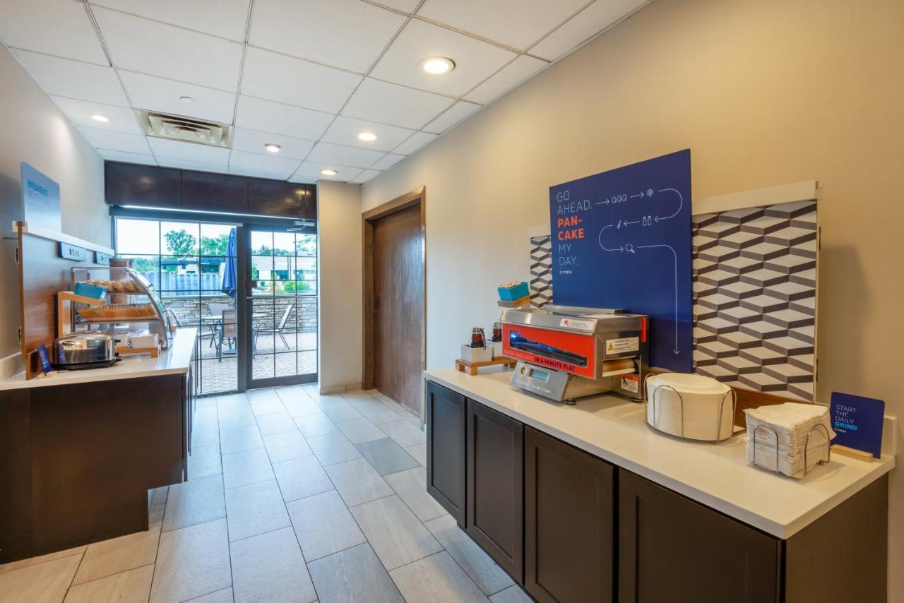 Holiday Inn Express Philadelphia Ne-Bensalem By Ihg Экстерьер фото