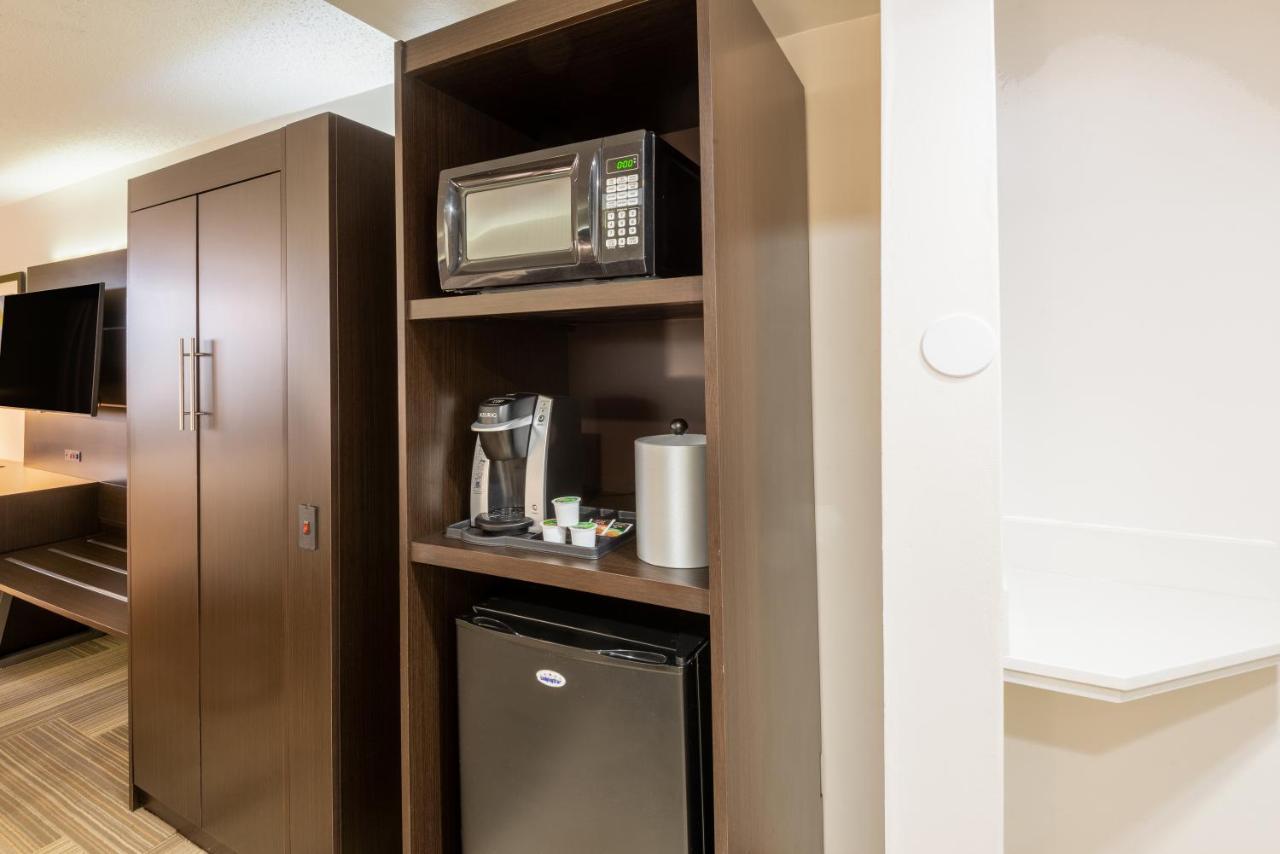 Holiday Inn Express Philadelphia Ne-Bensalem By Ihg Экстерьер фото