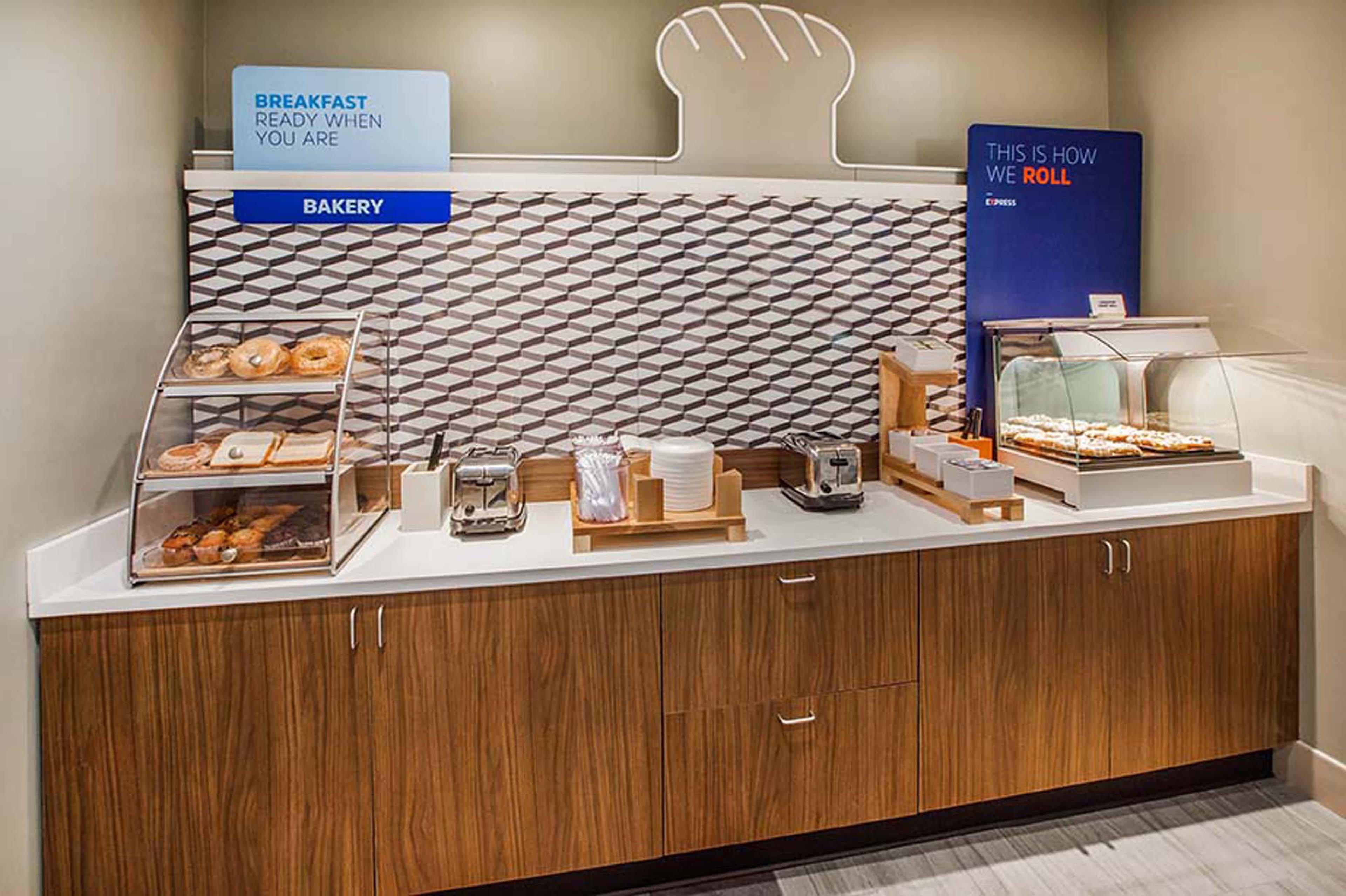 Holiday Inn Express Philadelphia Ne-Bensalem By Ihg Экстерьер фото